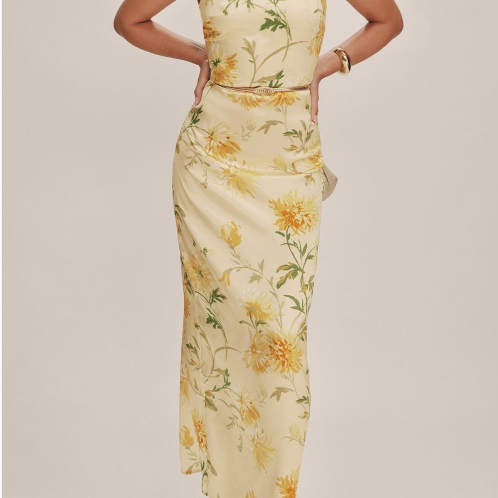 long sleeve women's wedding dresses Applique Floral Embroidered V Neck Dress Towels Ross Dress For prom dress with built-in bra This dress is crafted Size: US & EU:US18 / EU48